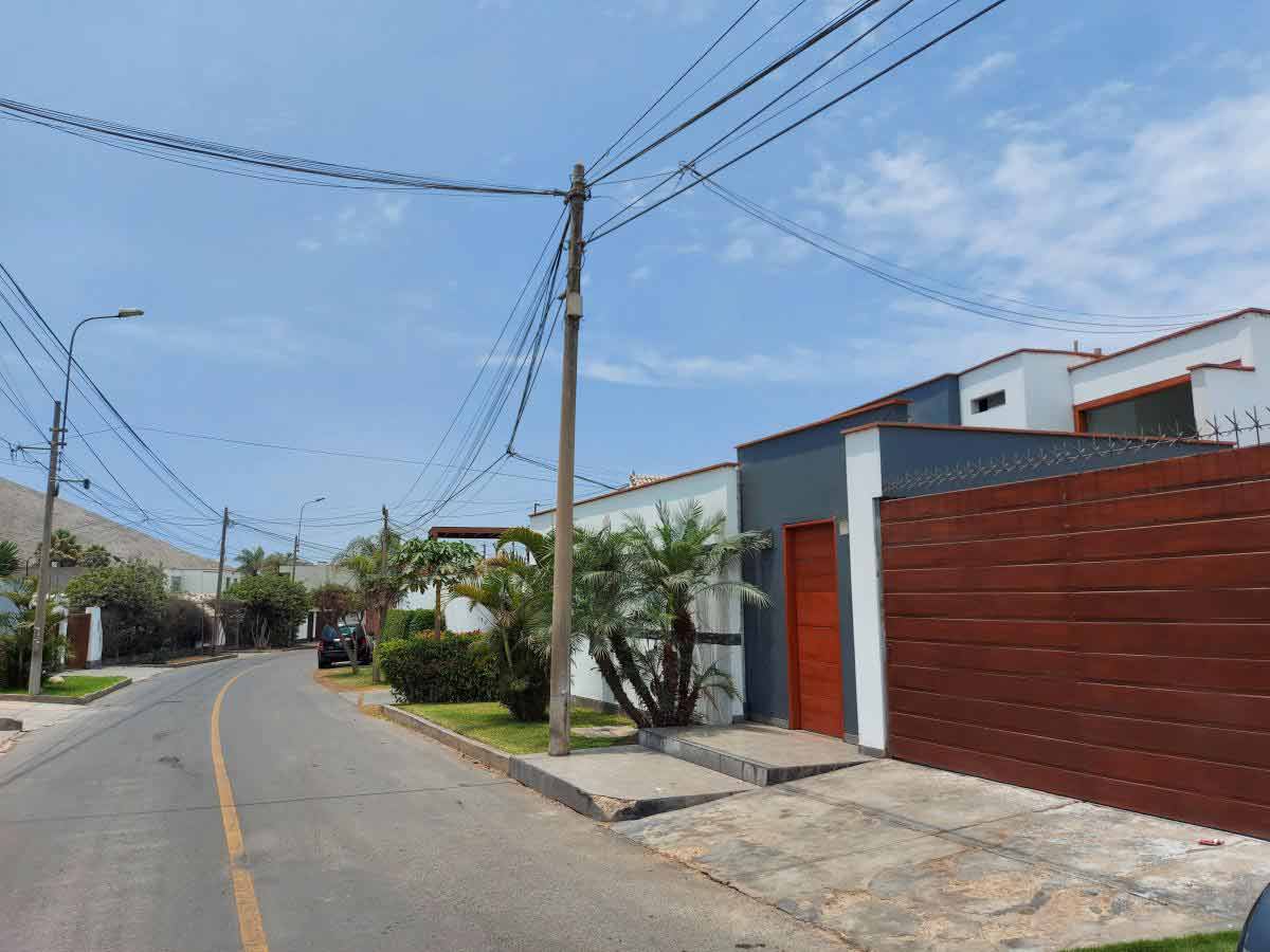 victor-castro-cas01-02