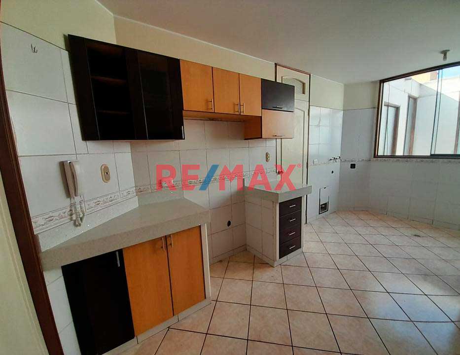 Maria-Elena-Costa-P02-02