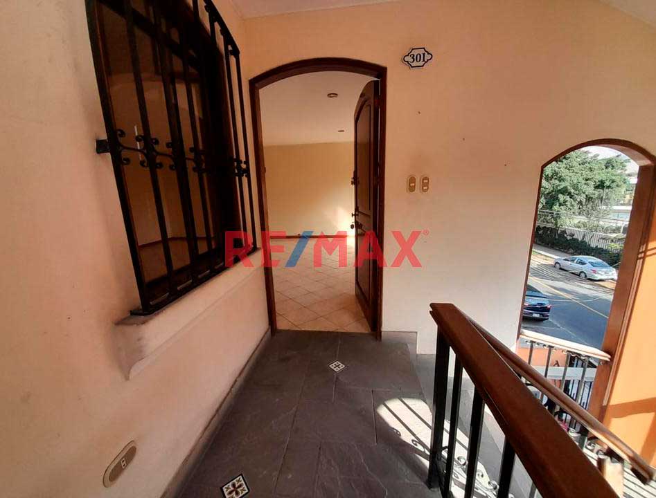 Maria-Elena-Costa-P02-09